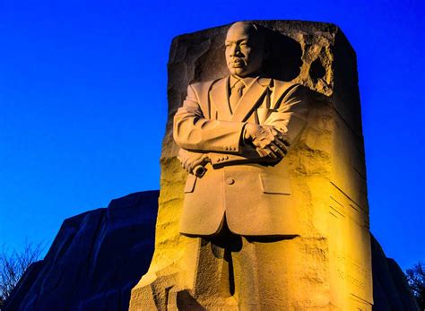 Martin Luther King Jr Memorial At Night Martin Luther King Memorial