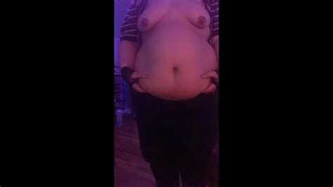 Un Ragazzo Trans Di 20 Anni Gioca Con La Sua Pancia In Crescita Pornhub Gay