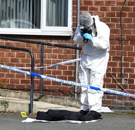 Screams Heard As Man In His 20s Stabbed To Death Liverpool Echo