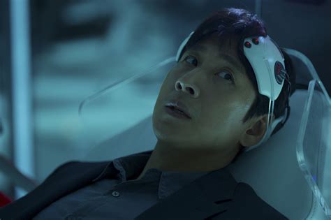 Dr Brain Ending Explained Creator Kim Jee Woon And Lee Sun Kyun On