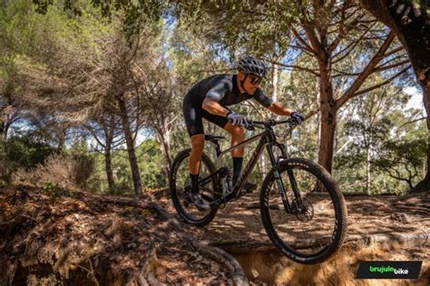 Probamos la Ghost Lector FS una de las XCO más originales de Copa del