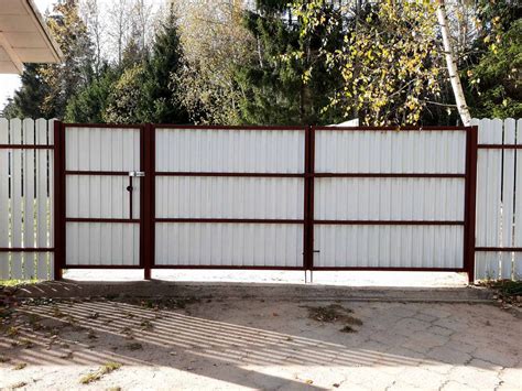 Ворота с калиткой купить, цена в Москве | Изготовление и установка ...