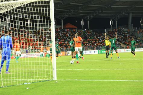 Can 2023 La Côte Divoire Inaugure Le Stade De Yamoussoukro Par Une