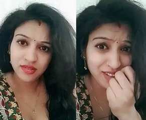 Hot Aunty Cleavage Scrolller