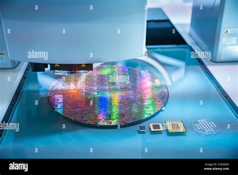 Silicone Wafer Under The Microscope Stock Photo Alamy