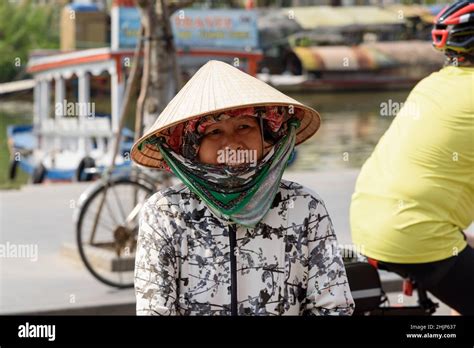 Mature Vietnamese Hi Res Stock Photography And Images Alamy