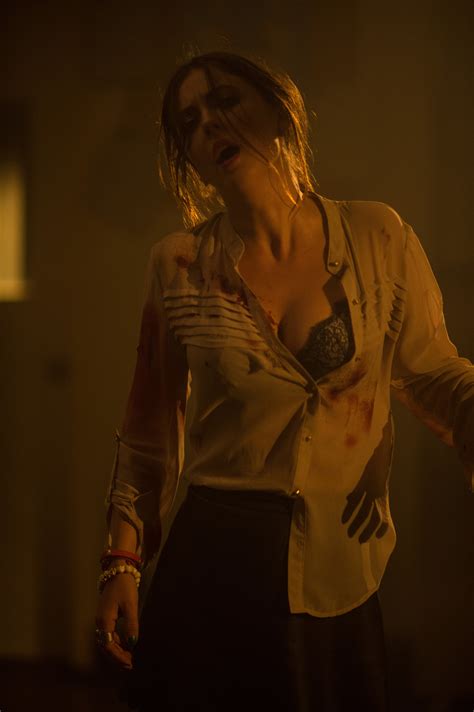 Katharine Isabelle Nude Pics Seite 9