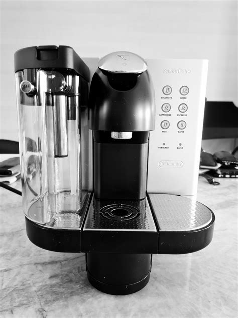 Nespresso Delonghi Lattissima Premium Coffee Machine En720m Tv