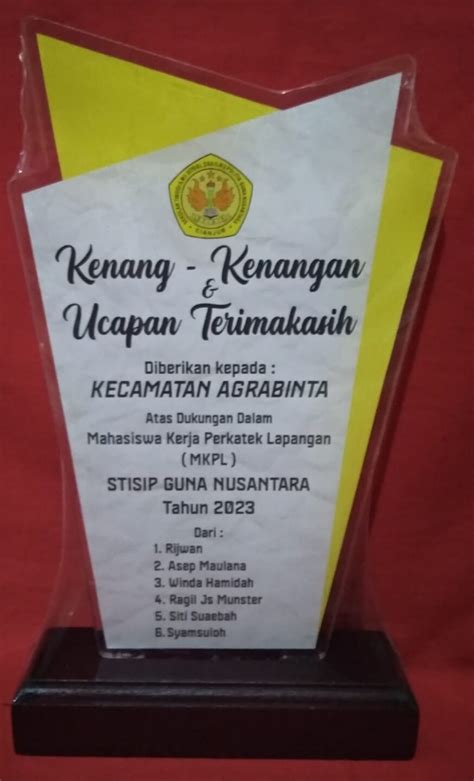 Plakat Akrilik Custom Plakat Kenang Kenangan Plakat Cendramata Plakat