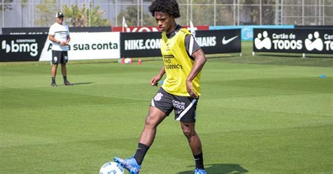 William Realiza Primeiro Treino O Elenco Do Corinthians