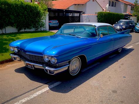 classic cadillac deville  sale  dubai babelli
