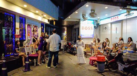 Bangkok Night Scene With Thai Massage Street Sukhumvit 24 2022