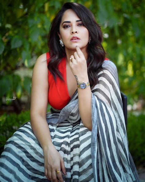 Tollywood Hot Anchor Anasuya Bharadwaj Looks Stellar In Sleeveless Blouse And Saree Anasuya