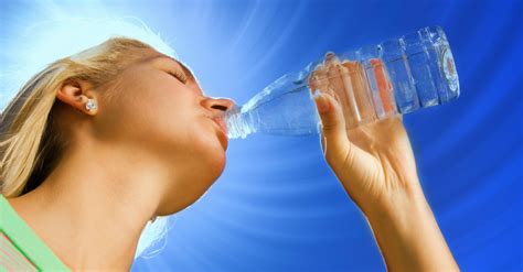 Beneficios de beber agua y cómo hacerlo correctamente