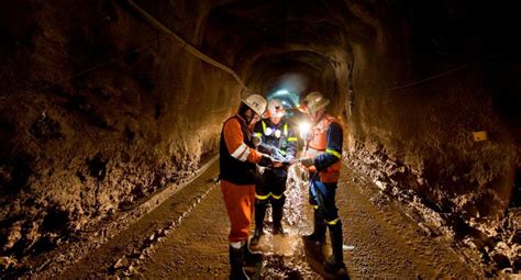 Miner A Glencore Anuncia Venta De Participaci N En Volcan Glencore