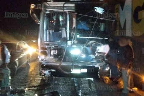 Cami N De Pasajeros Choca En Carretera A San Luis Llevaba Comerciantes