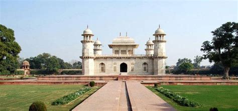 Itimad-Ud-Daulah Tomb (Baby Taj) Timings and Entry Fee Info