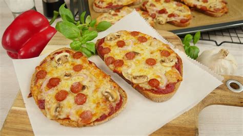 Brot Pizza Pizzabrot Mal Anders Leckeres Blitz Rezept YouTube