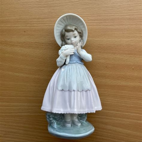 Lladro Art Vintage Lladro Daisa Figurine Girl W Bouquet Made In