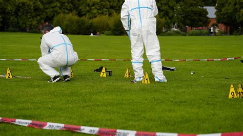 Tiefe Schnittverletzungen Im Bauchbereich Schwer Verletzter Mann