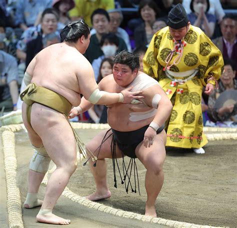 新入幕の19歳・伯桜鵬「やることは変わらない」幕内2連勝 初日の懸賞金は師匠と家族へ 大相撲写真ニュース 日刊スポーツ