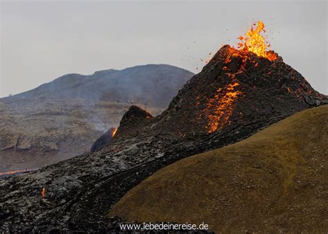 Island Und Seine Vulkane Vulkanausbruch Auf Der Halbinsel Reykjanes