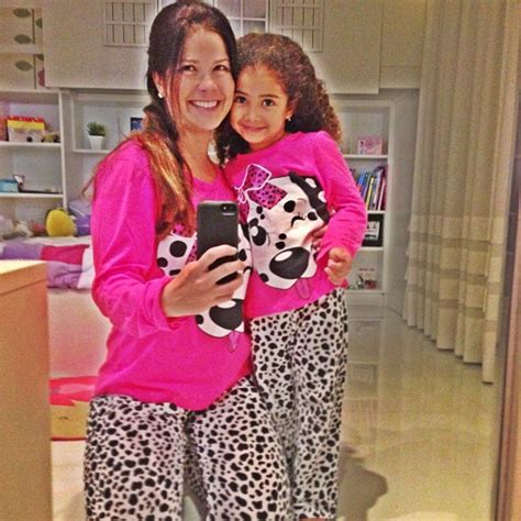 Ego Samara Felippo Combina Pijama A Filha Not Cias De Famosos