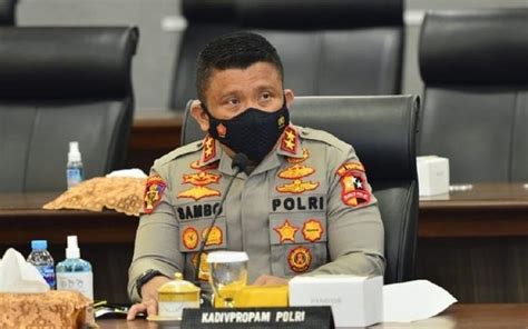 Tak Kunjung Muncul Ke Publik Ini Momen Irjen Ferdy Sambo Menangis Di