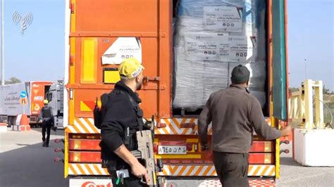 Aid Enters Gaza Through Israels Kerem Shalom Crossing For 1st Time In War