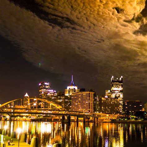 Pittsburgh Skyline Night Gold