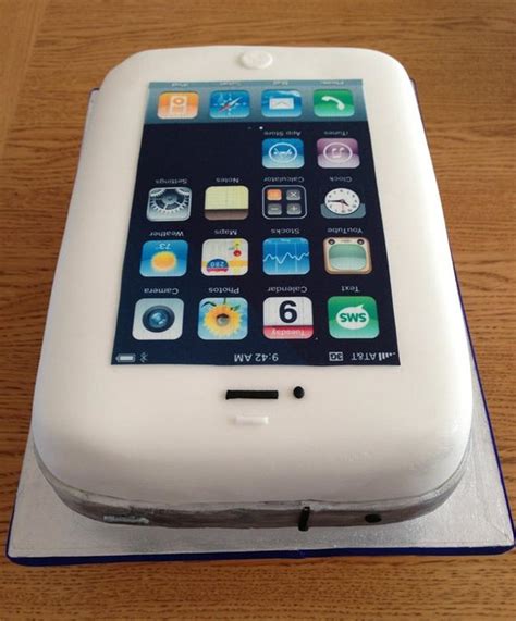 Iphone Birthday Cake Cake By Roberta Cakesdecor