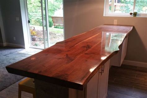 Особенности защитного лака: как выбрать состав для деревянной ...