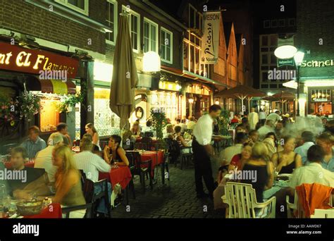 Nightlife, Schneider Wibbel Gasse, Old Town, Dusseldorf, Germany Stock ...