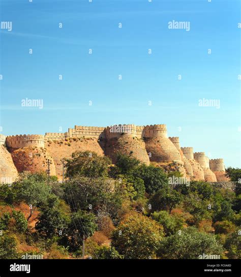 wall of kumbhalgarh fort Stock Photo - Alamy