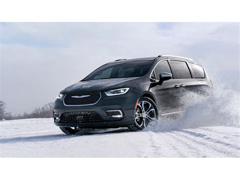 2021 Chrysler Pacifica: 140 Exterior Photos | U.S. News