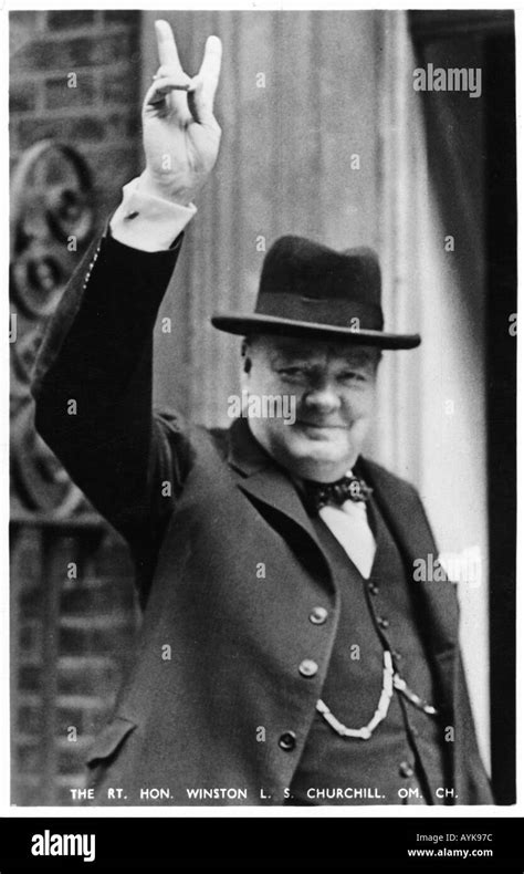 Winston churchill v sign hi-res stock photography and images - Alamy