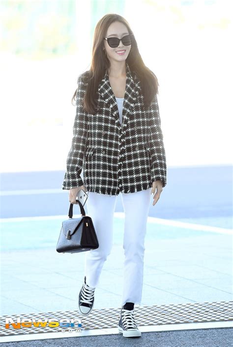 Thu mới chớm mà dàn sao và hot girl Việt đã khoe kiểu street style kiểu nào cũng dát đầy