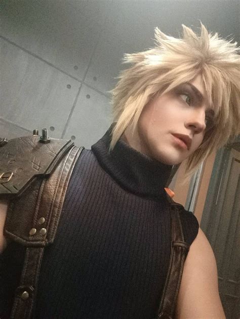 Cloud strife cosplay - portalmain