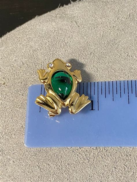 Vintage Signed Monet Frog Brooch Gem