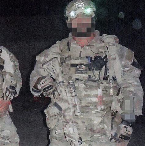 British 22 SAS operator pictured here during night time raids 🇬🇧 via: 22smokinAces : r ...