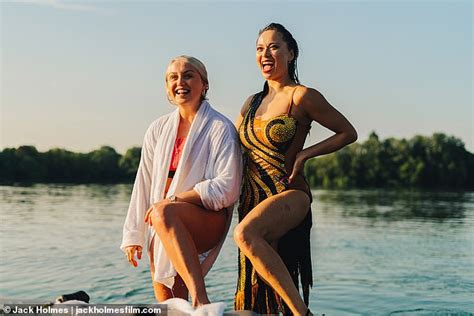 Hot Sexy Aimee Fuller Bikini Pics