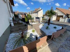 Aménagement paysager d une entrée de maison par Nature Concept a Caen