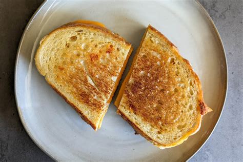 How To Make The Perfect Grilled Cheese Sandwich • The Candid Cooks