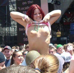 Concert Flash 3 Porn Pic