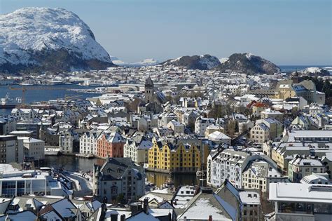 Norway City Wallpapers Top Free Norway City Backgrounds Wallpaperaccess