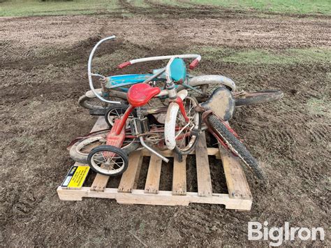 Hiawatha Vintage Bicycles & Tricycle BigIron Auctions