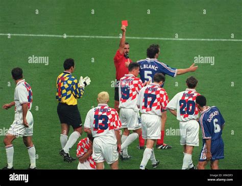 LAURENT BLANC IS SENT OFF FRANCE V CROATIA 08 July 1998 Stock Photo - Alamy