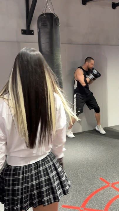 Девушка боксер пришла в зал .🙆🏻‍♀️😍 girl boxer 🏻🔥 - YouTube
