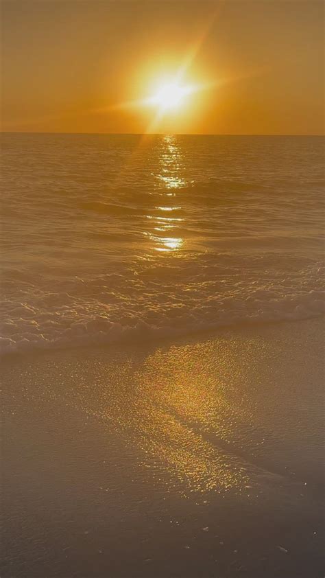 Beach Sunset Aesthetic Beach Sunset Wallpaper Calming Sunset And Beach Waves