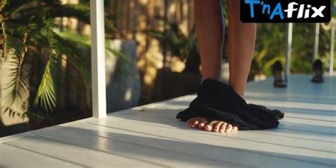 Emily Ivy Butt Underwear Scene In Dating Naked Uk Tnaflix